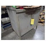 METAL LOCKING CABINET