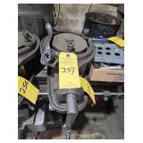 6' BRIDGEPORT VISE WITH SWIVEL BASE
