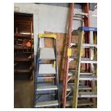 4 FT FIBERGLASS GORILLA STEP LADDER