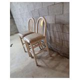 2 STOOLS