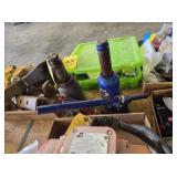 2 HYDRAULIC BOTTLE JACKS