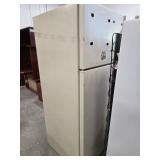 GE REFRIGERATOR