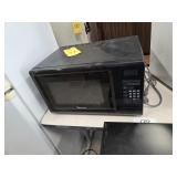 MAGIC CHEF MICROWAVE