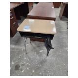 STUDENT DESK