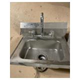 STAINLESS STEEL WALL MOUNT SINK