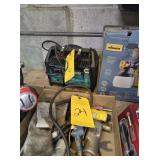 NAPA 6/12 VOLT BATTERY CHARGER