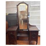 Vtg Dresser with Moveable Mirror