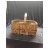 Large Vtg Basket with Handle