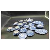 24 pc Miniatue Blue Willow Tea Set