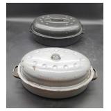 2 Enamel Roasting Pans
