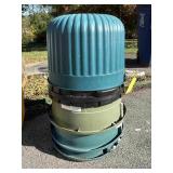 4 Carry Totes with Handles & 1 Planter