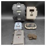 2 Digital Trail Cameras & Misc Mount Items 2 Digital Trail Cameras & Misc Mount Items