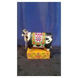 A Grand Tradtion Quilt Cow Figurine