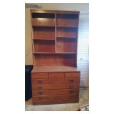 Ethan Allen 5 Drawer Dresser w/Hutch Top