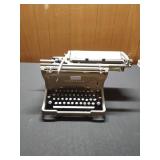 Vtg Underwood Typewriter