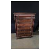 Pulaski Furniture Co. 6 Drawer Dresser