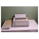 Smith Corona XL 2900 Electric Typewriter