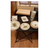 SET OF PLASTIC PALM TREE THEMED DISHES