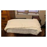 (2) THROW BLANKETS 1 WHITE 1 GRAY
