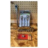 Flex Ratchet Wrenches w/sockets