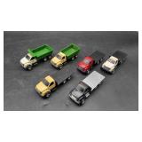5 Ertl John Deere Flatbed Trucks & 1 Dump Truck
