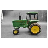 John Deere Ertl Tractor