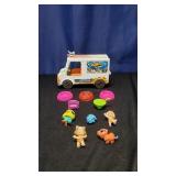 Pet Shop Mini Toys & The Ugglys Pet Shop Van