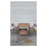 Samsonites Card Table & 4 Metal Folding Chairs