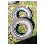 2 N Priz 235 75R 15. Tires.