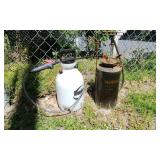 2 Hand Sprayers