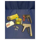 Staple Guns With Staples
