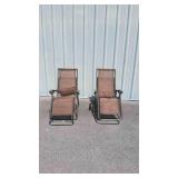 2 Folded Patio Lounge Chairs
