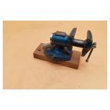 'Vacu-Flip' Swivel-Head Bench Vise