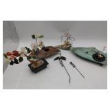 Several Decorative Items