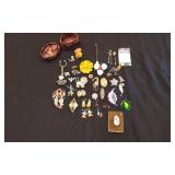 Brooches & Misc Jewlery Items