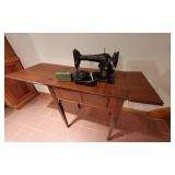 Singer Sewing Machine With Sewing Cabinet