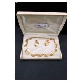 Deltah Gold-Tone Leaf Necklace & Clip On Earrings