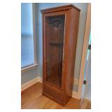 Gun Cabinet W/Key, Holds 6 Guns