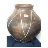 Clay pot  stand-20'tall