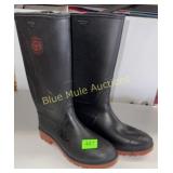 Explorers boots size 8