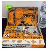 Vintage 6metal Halloween cooktop cutters in box
