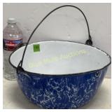 B&W swirl enamelware bucket