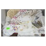 Assorted doilies & linens