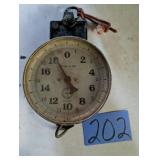 Antique 20 Pd. Scale