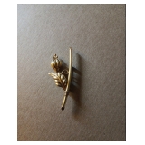 104 10K Gold Flower Brooch