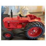 Ertl IH 600 Toy Tractor