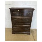 4-drawer Modern Chest of Drawers