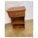 Maple 1-drawer Nightstand