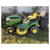 John Deere D110 Lawn Tractor