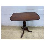 Antique Tilt Top Stand